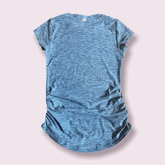 New Balance Heather Grey Short Sleeve Runched Fit Top - Picture 2 of 3